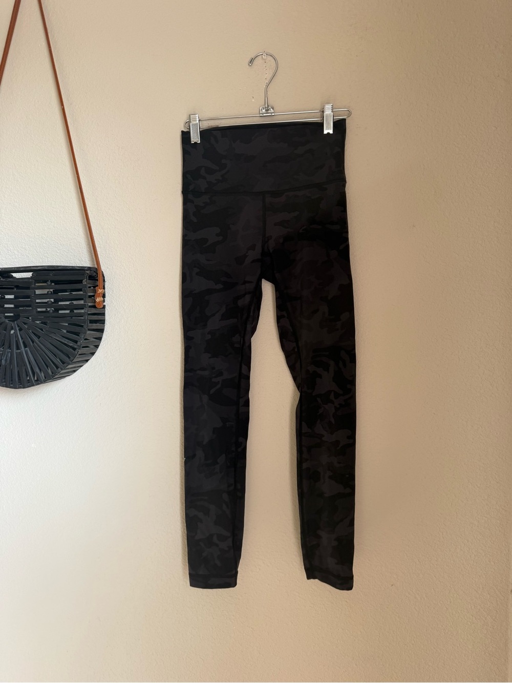 Lululemon Triangle Wunder Train High-Rise Tight 25", Size 4